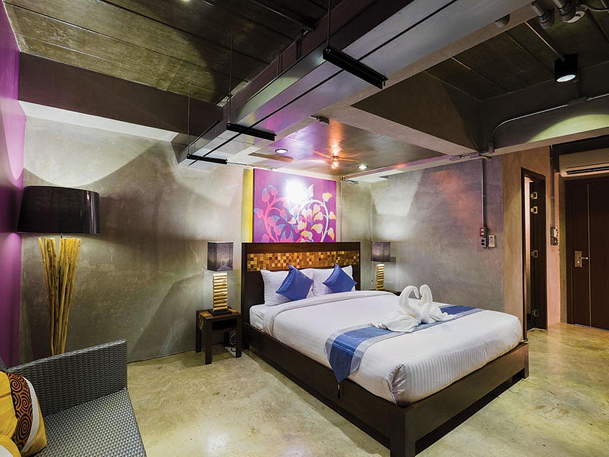 Thapae Loft Otel Chiang Mai Dış mekan fotoğraf